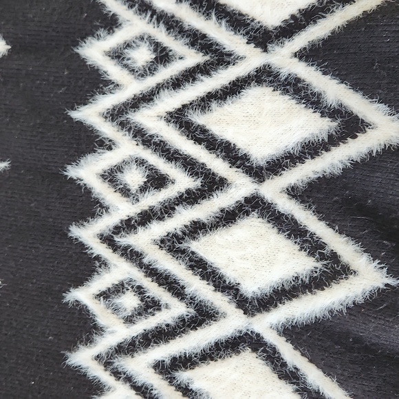 Banana Republic Modern Fair Isle Black and White Sweater. Size M - Picture 8 of 9